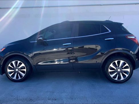 Used 2019 Buick Encore Essence FWD image 3