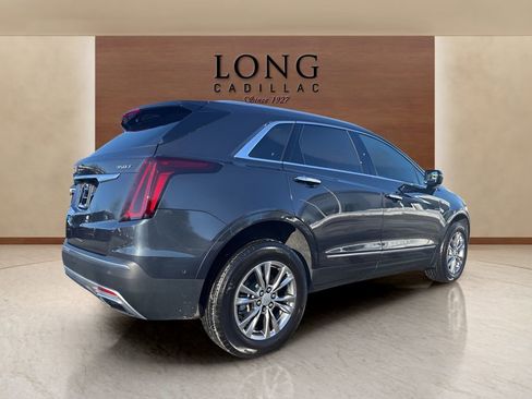 Used 2023 Cadillac XT5 Premium Luxury w/ Technology Package AWD/4WD image 5