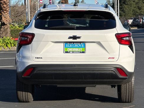 New 2026 Chevrolet Trax RS w/ Sunroof Package image 4
