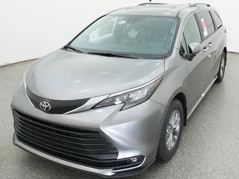New 2026 Toyota Sienna XLE FWD image 20