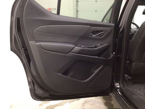 Used 2023 Chevrolet Traverse LT w/ LPO, Floor Liner Package AWD/4WD image 18