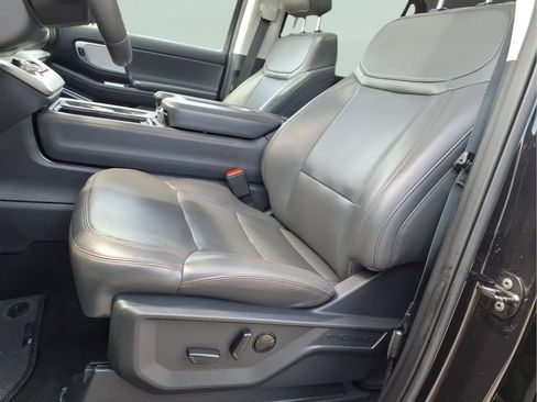 Used 2025 Ford Expedition Active AWD/4WD image 16
