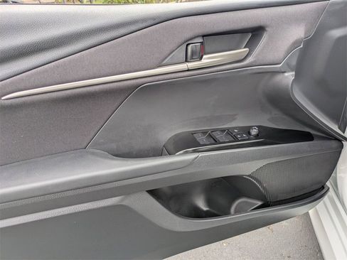 Used 2025 Toyota Camry LE image 15