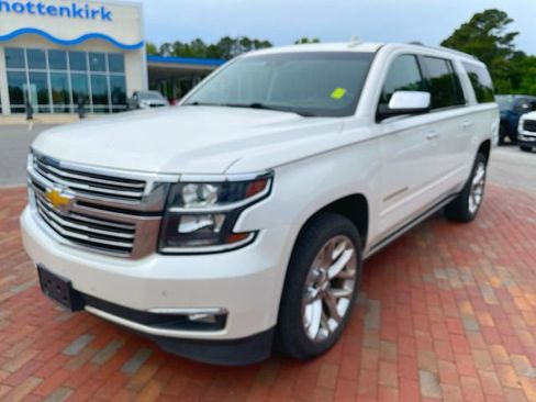 Used 2017 Chevrolet Suburban Premier RWD image 1