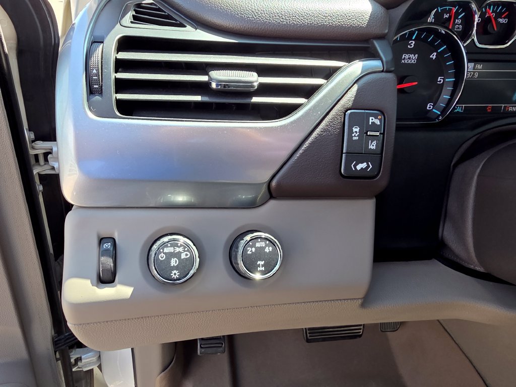Used 2015 Chevrolet Suburban LTZ AWD/4WD image 23