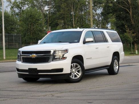Used 2018 Chevrolet Suburban LS AWD/4WD image 3