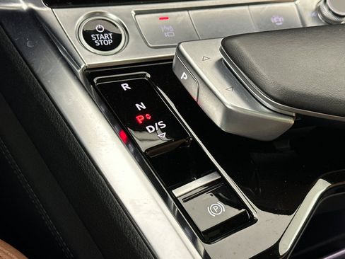 Used 2023 Audi e-tron Premium Plus w/ Premium Plus Package AWD/4WD image 21