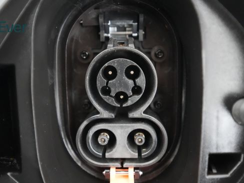 Used 2023 Chevrolet Bolt EUV LT w/ Driver Confidence Package FWD image 10