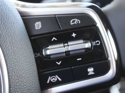 New 2027 Kia Carnival SX w/ Dark Edition Package FWD image 39