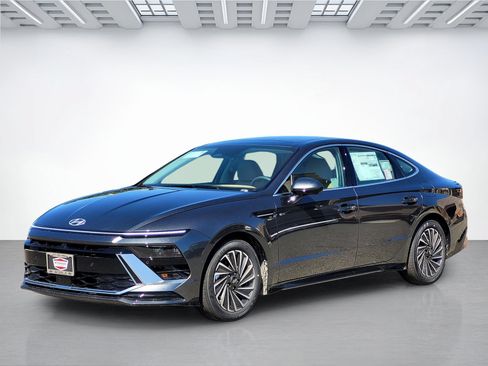 New 2026 Hyundai Sonata Limited FWD image 8