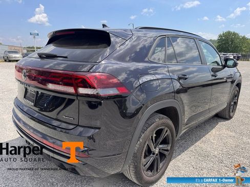 Used 2025 Volkswagen Atlas Cross Sport SEL R-Line AWD/4WD image 5