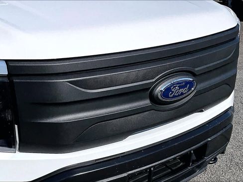 Used 2022 Ford F150 Lightning Pro image 29