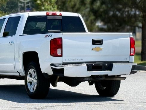 Used 2018 Chevrolet Silverado 1500 LTZ Z71 w/ LTZ Plus Package AWD/4WD image 44