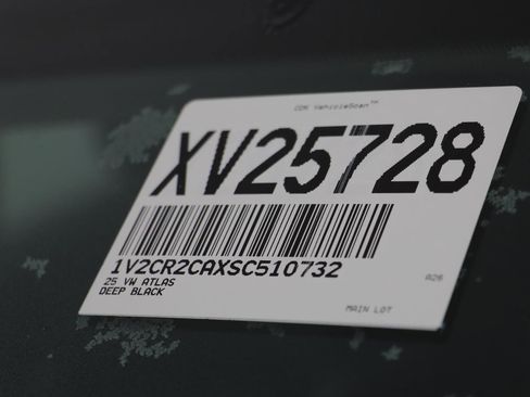 Used 2025 Volkswagen Atlas Peak Edition SE image 23