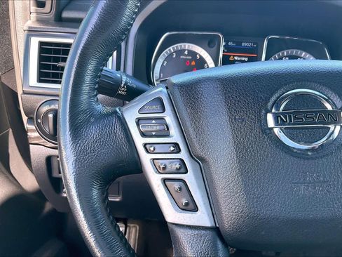 Used 2019 Nissan Titan SV w/ SV Convenience Package image 21