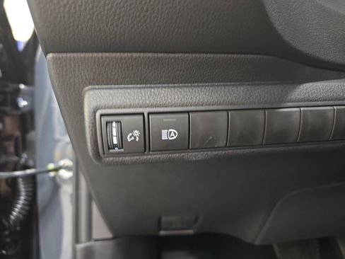 Used 2025 Toyota Corolla LE FWD image 25