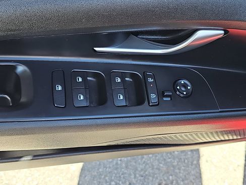 Used 2024 Hyundai Elantra Blue FWD image 27