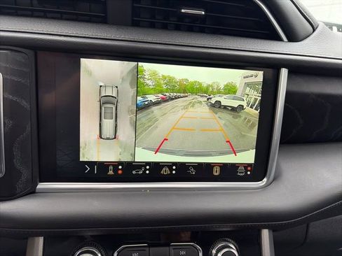 Used 2024 GMC Yukon Denali w/ Advanced Technology Package AWD/4WD image 28