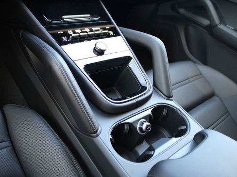 New 2025 Porsche Cayenne GTS image 88