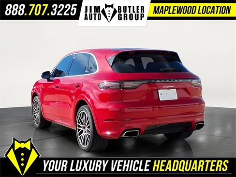 Used 2023 Porsche Cayenne Platinum Edition image 2