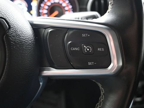 Used 2020 Jeep Gladiator Overland AWD/4WD image 27
