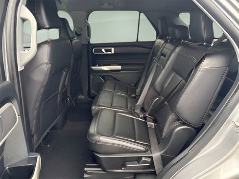 Used 2023 Ford Explorer XLT image 20
