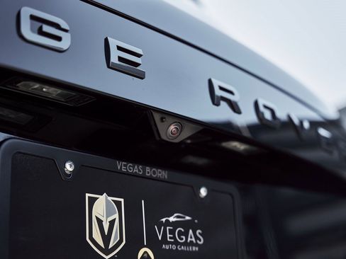 Used 2023 Land Rover Range Rover SE image 12