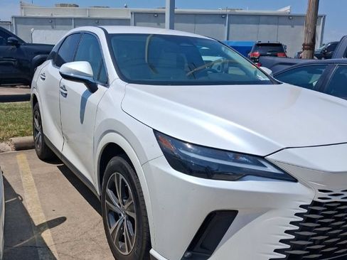 Used 2024 Lexus RX 350 FWD w/ Technology Package image 2