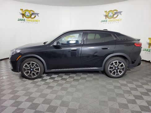 Used 2026 BMW X2 xDrive28i AWD/4WD image 2