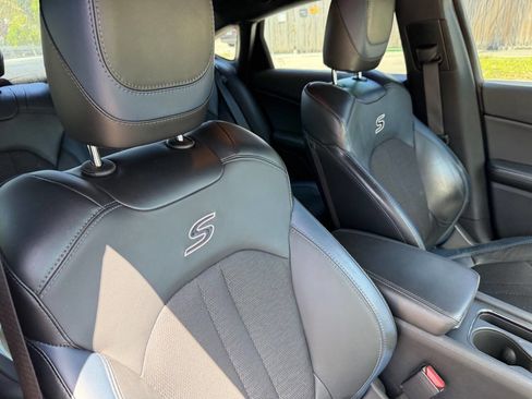 Used 2016 Chrysler 200 S w/ Navigation & Sound Group I image 44