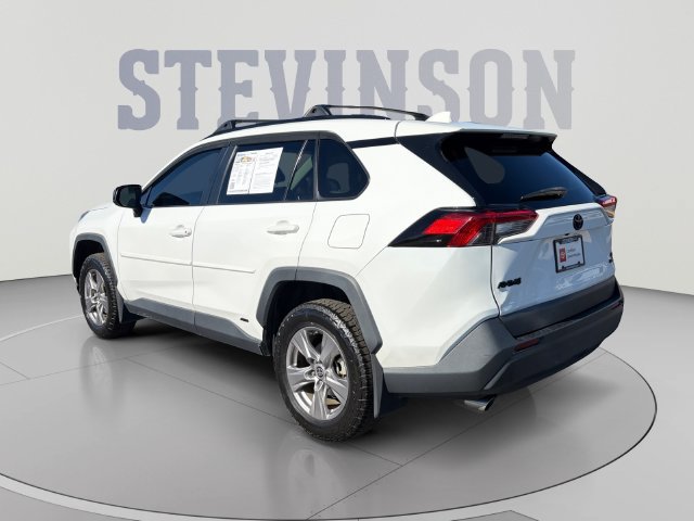Used 2022 Toyota RAV4 LE AWD/4WD image 3