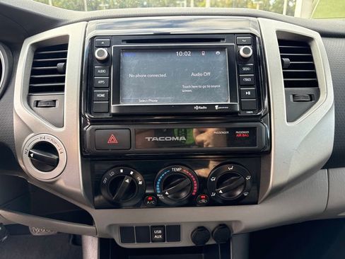 Used 2015 Toyota Tacoma 4x4 Access Cab V6 image 22