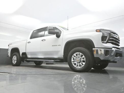 Used 2024 Chevrolet Silverado 2500 LTZ image 31