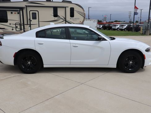 Used 2023 Dodge Charger SXT RWD image 4