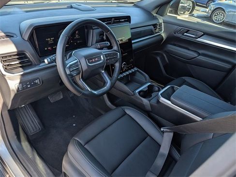 Used 2025 GMC Terrain Elevation w/ Elevation Premium Package image 9