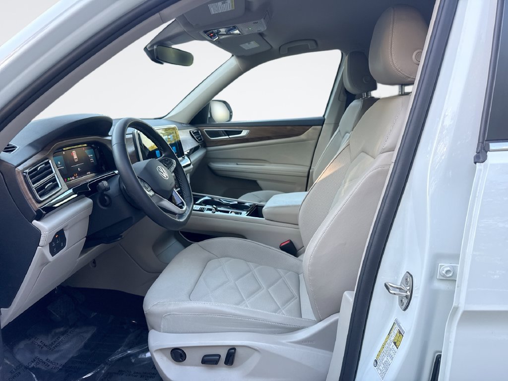 Used 2024 Volkswagen Atlas SE AWD/4WD image 13