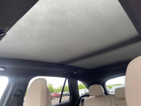 Used 2024 Mercedes-Benz GLC 300 4MATIC image 18