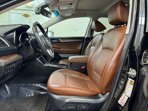 Used 2017 Subaru Outback 3.6R Touring image 12