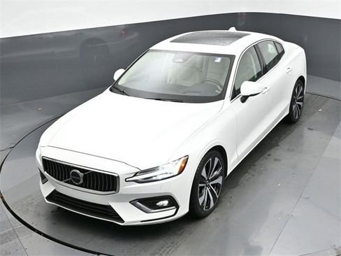 Used 2023 Volvo S60 B5 Ultimate w/ Climate Package image 44