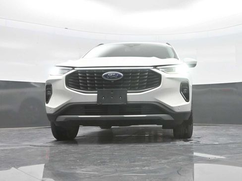 Certified 2023 Ford Escape Platinum w/ Class II Trailer Tow Package AWD/4WD image 32