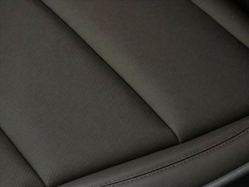Used 2025 Chevrolet Trax RS w/ Driver Confidence Package FWD image 27