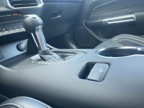 Used 2025 Ford Mustang Premium RWD image 28