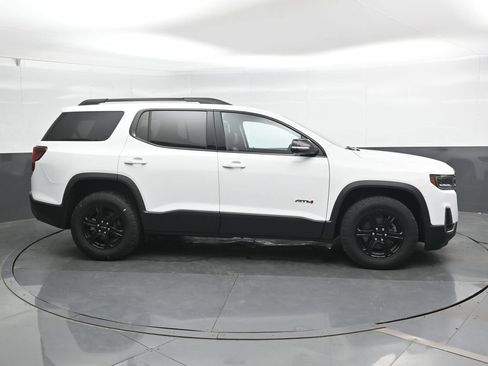 Used 2023 GMC Acadia AT4 w/ Technology Package AWD/4WD image 3