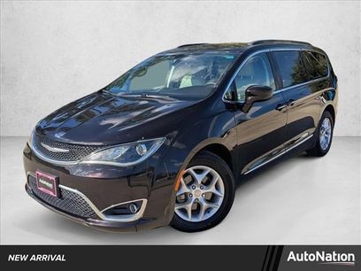 Used 2017 Chrysler Pacifica Touring-L w/ Tire & Wheel Group
