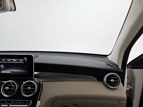 Used 2018 Mercedes-Benz GLC 300 4MATIC image 15