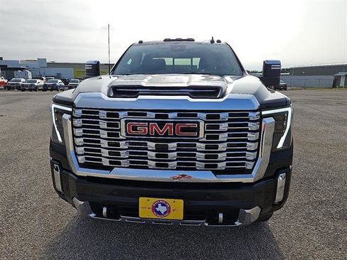 New 2025 GMC Sierra 2500 Denali w/ Denali Reserve Package image 12