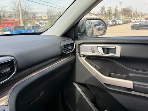 Used 2021 Ford Explorer Limited AWD/4WD image 23