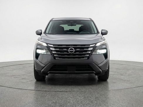 Used 2025 Nissan Rogue SV AWD/4WD image 2