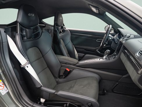 Used 2025 Porsche 718 Cayman GTS RWD image 10
