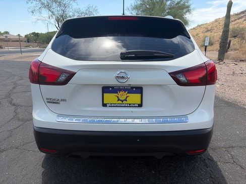 Used 2017 Nissan Rogue Sport SV FWD image 5